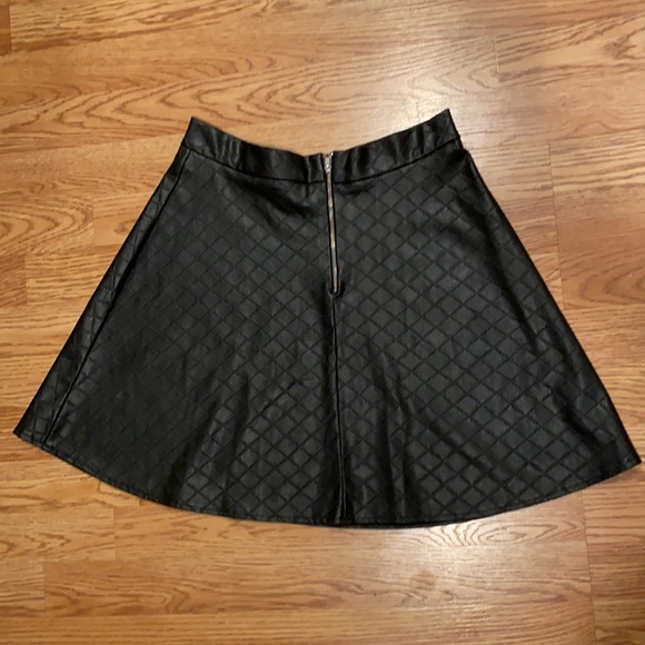 Black Faux Leather A-Line Mini Skater Skirt Size M - Picture 3 of 6